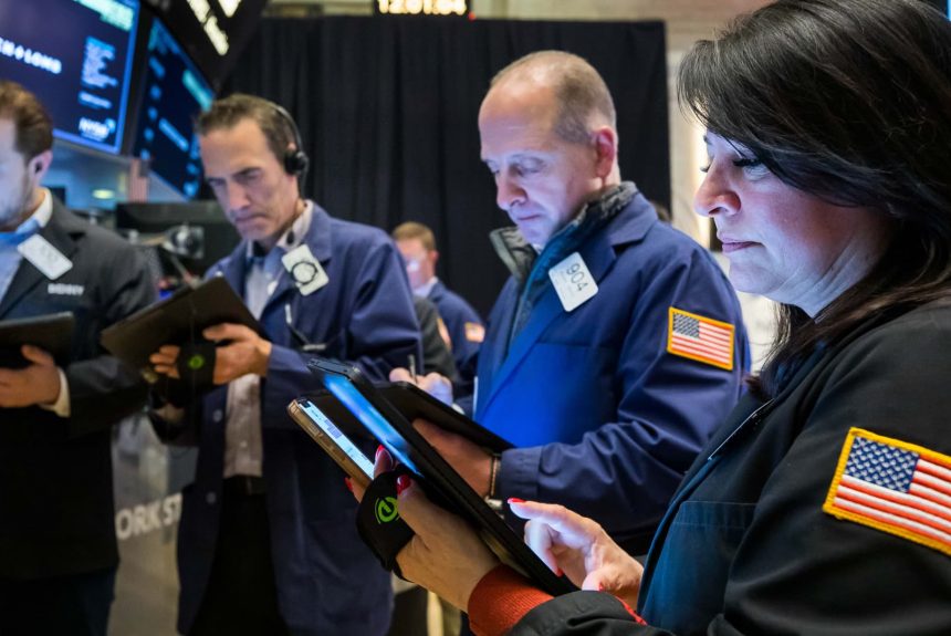 Stocks could build on gains in the week ahead as investors await Friday’s jobs report