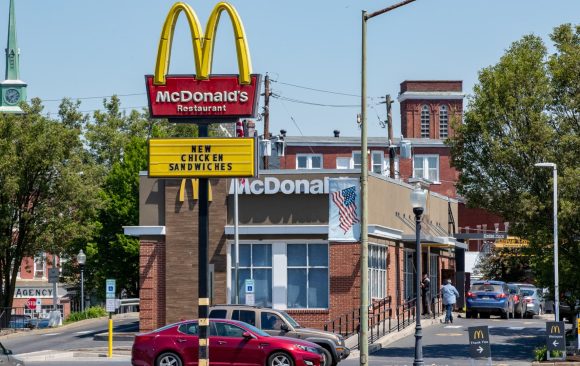 McDonald’s to raise royalty fees for new franchised restaurants