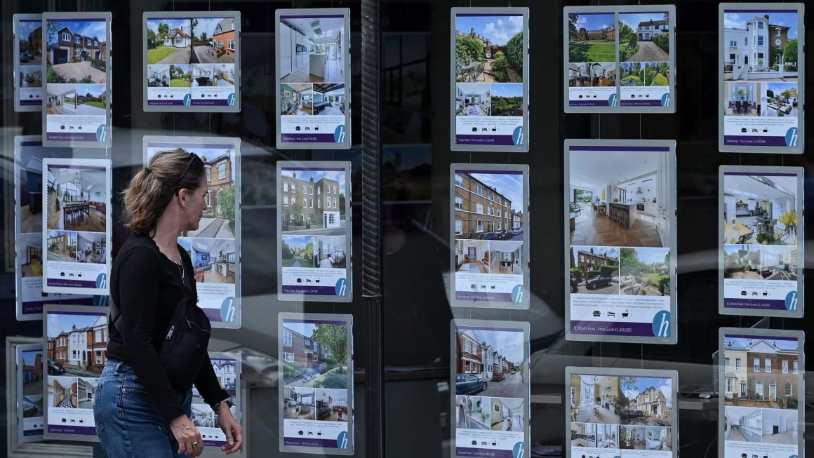 UK house sales rise as lower mortgage rates boost activity